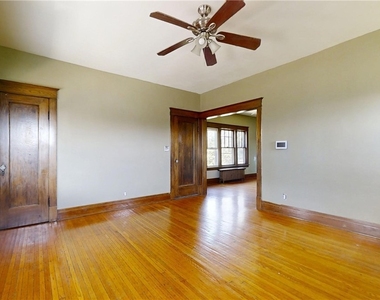 425 Johnson Street - Photo Thumbnail 2
