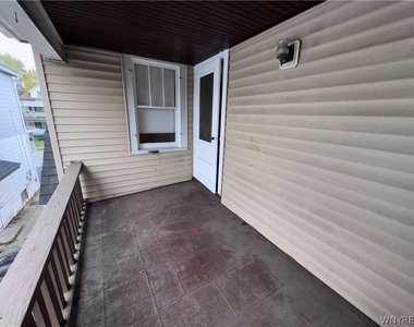 34 Sunset Street - Photo Thumbnail 11