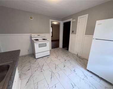 34 Sunset Street - Photo Thumbnail 4