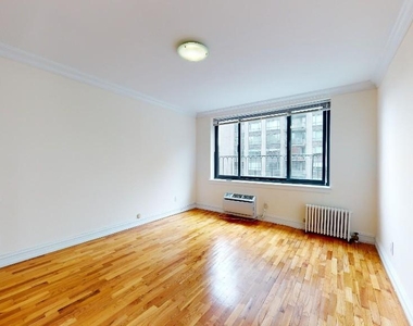 York Avenue - Photo Thumbnail 2