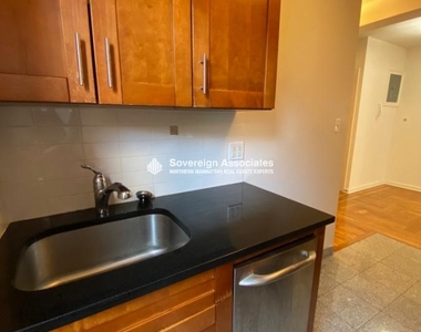 700 Fort Washington Avenue - Photo Thumbnail 5