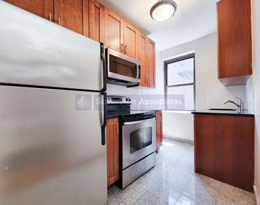 700 Fort Washington Avenue - Photo Thumbnail 4