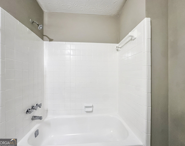 323 Park Ridge Court - Photo Thumbnail 15