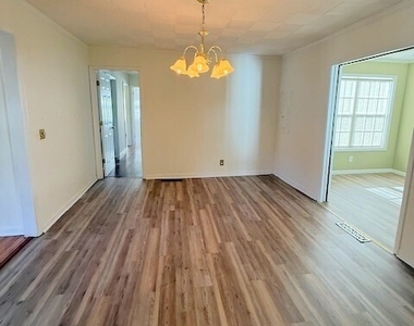100 W Greenwood Drive - Photo Thumbnail 1