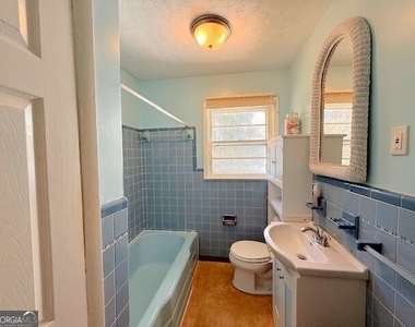 100 W Greenwood Drive - Photo Thumbnail 7