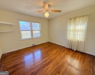100 W Greenwood Drive - Photo Thumbnail 5