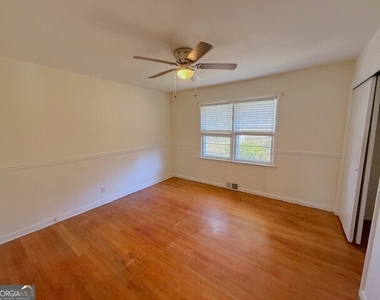 100 W Greenwood Drive - Photo Thumbnail 8