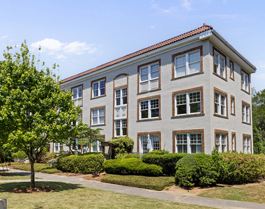 7 Park Lane Ne - Photo Thumbnail 2