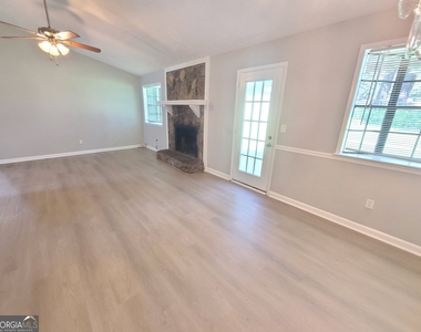 2652 Creek Hollow Drive - Photo Thumbnail 4