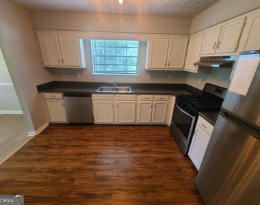 2652 Creek Hollow Drive - Photo Thumbnail 6