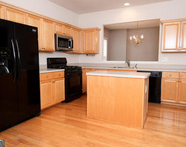 6335 Waveland Drive - Photo Thumbnail 3