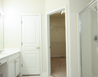 6335 Waveland Drive - Photo Thumbnail 8