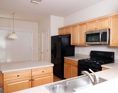 6335 Waveland Drive - Photo Thumbnail 5