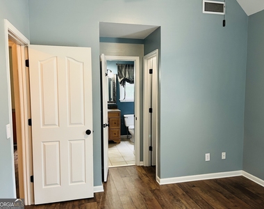 55 Tyler Woods Drive - Photo Thumbnail 31