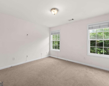 1058 Treymont Lane - Photo Thumbnail 33