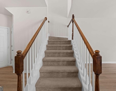 1058 Treymont Lane - Photo Thumbnail 18