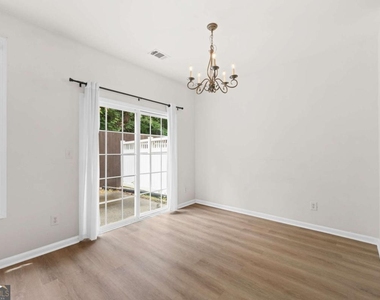 1058 Treymont Lane - Photo Thumbnail 16