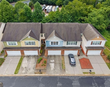 1058 Treymont Lane - Photo Thumbnail 38