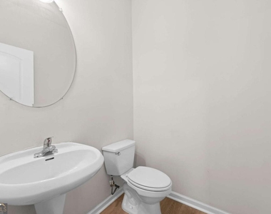1058 Treymont Lane - Photo Thumbnail 9