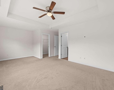 1058 Treymont Lane - Photo Thumbnail 23