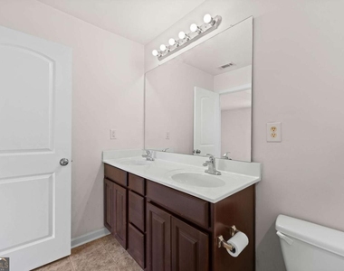 1058 Treymont Lane - Photo Thumbnail 26
