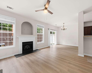 1058 Treymont Lane - Photo Thumbnail 12