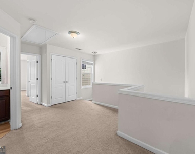 1058 Treymont Lane - Photo Thumbnail 21