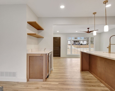 183 Pine Street Ne - Photo Thumbnail 12