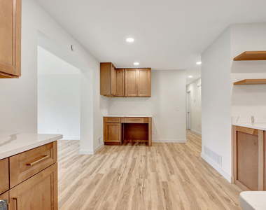 183 Pine Street Ne - Photo Thumbnail 20