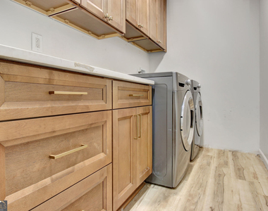 183 Pine Street Ne - Photo Thumbnail 53