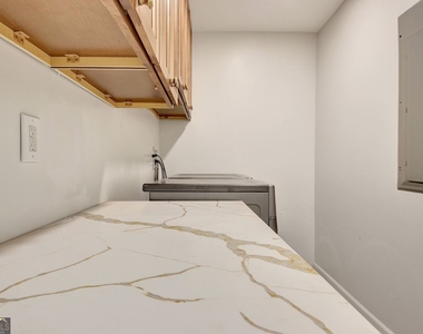 183 Pine Street Ne - Photo Thumbnail 54