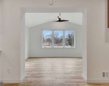 183 Pine Street Ne - Photo Thumbnail 24
