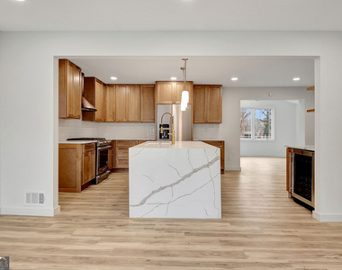 183 Pine Street Ne - Photo Thumbnail 11