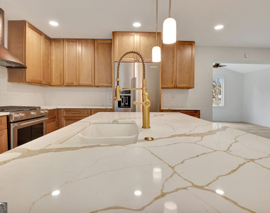 183 Pine Street Ne - Photo Thumbnail 16
