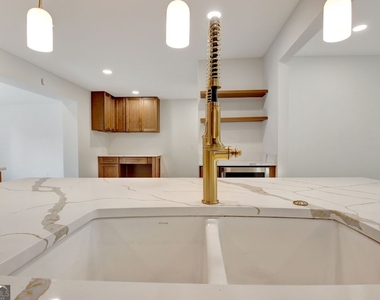 183 Pine Street Ne - Photo Thumbnail 15