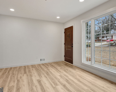 183 Pine Street Ne - Photo Thumbnail 8