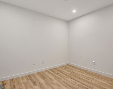 183 Pine Street Ne - Photo Thumbnail 36