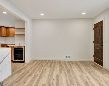 183 Pine Street Ne - Photo Thumbnail 9