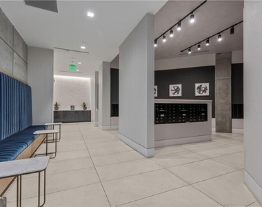 788 W Marietta Street - Photo Thumbnail 3