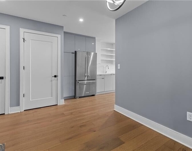 788 W Marietta Street - Photo Thumbnail 9