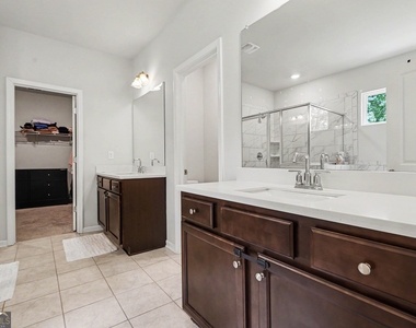 170 Glen Abbey Circle - Photo Thumbnail 21
