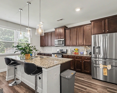 170 Glen Abbey Circle - Photo Thumbnail 12