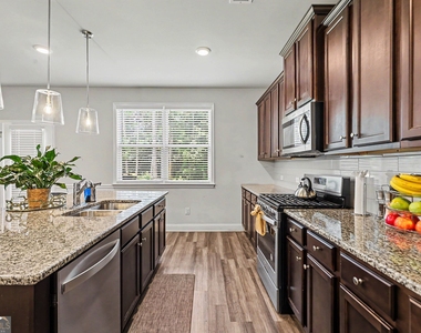 170 Glen Abbey Circle - Photo Thumbnail 14