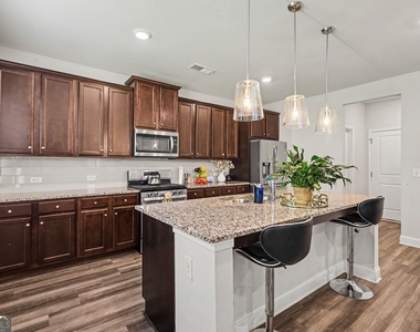 170 Glen Abbey Circle - Photo Thumbnail 11