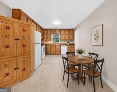 129 Springbrook Drive - Photo Thumbnail 11