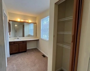 1183 Red Oak Cove - Photo Thumbnail 13