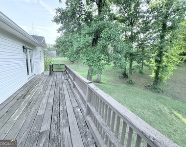 6790 Queen Mill Road Se - Photo Thumbnail 1