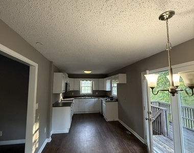 6790 Queen Mill Road Se - Photo Thumbnail 9