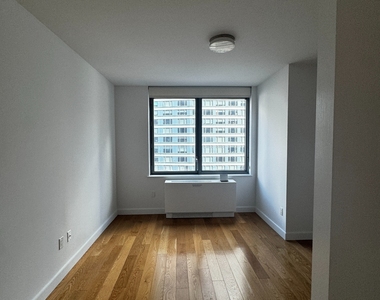 West 57th St & 11th Ave - Photo Thumbnail 4