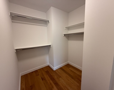 West 57th Street - Photo Thumbnail 9